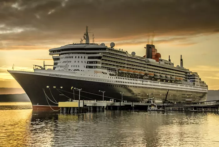 Cruise ship Queen Mary 2