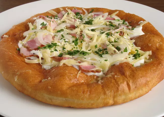 Langos with ham and cheese