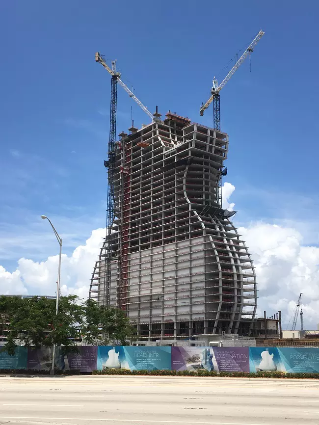 The tallest guitar shaped building